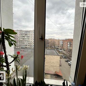 Продаж 1к Квартира Романа Шухевича (Курчатова) вулиця