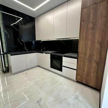 Продаж 1 км квартири поруч з озером
