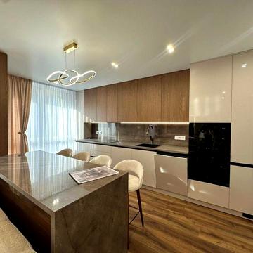 Продаж 2 км квартири в самому центрі міста