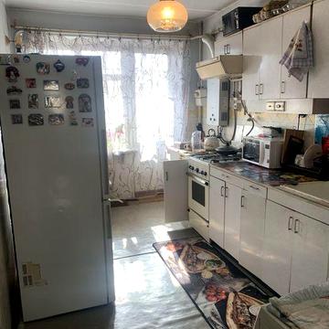 Продається 2 кім кв. Самий центр, до стометрівки 5 хв пішки.