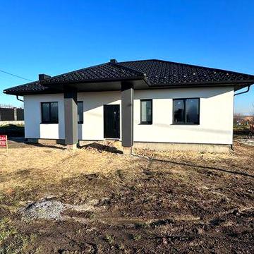 ₴ Американка в передмісті Рівного