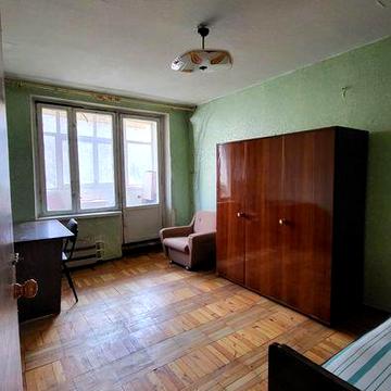 Продам 2 комнатную квартиру 2 балкона это первый дом от м. Салтовская