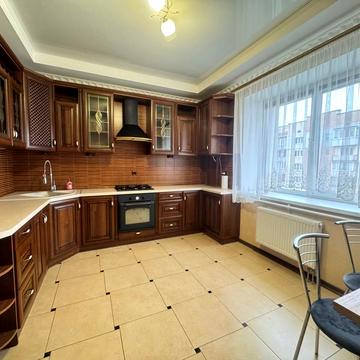 Володимирська вул., 1/2