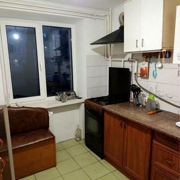 Здам 1-к кв без меблів   і побутовоі техніки.