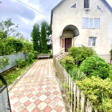 Продаж добротного будинку із власним ставом ! На велику сімʼю!