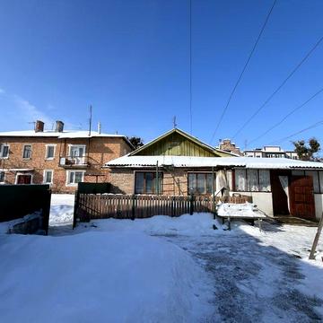 Продаж будинку з комунікаціями ! Навпроти поліклініки!