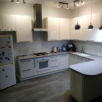 4-ком. квартира на земле в самом центре города! Екатерининская. 1V8