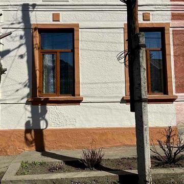 продається 3 кімнатна квартира в центрі міста