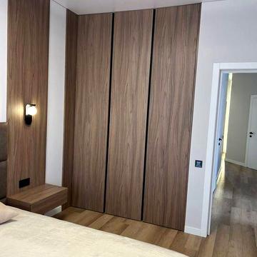 Продам кутовий котедж з ремонтом