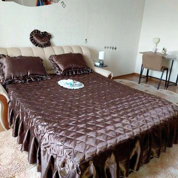 Оренда великої однокімнатної квартири поруч з  метро Деміївська