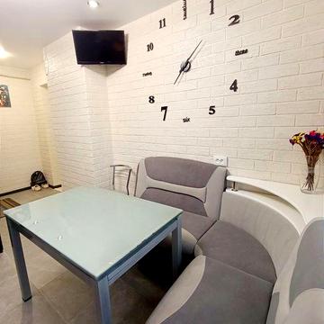 Продаж 4-к Квартири.  Ремонт. Меблі.