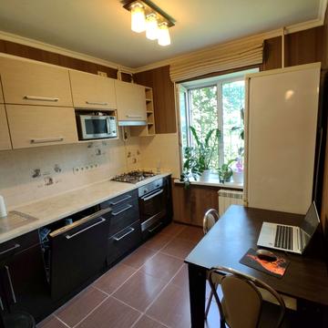 Надії Світличної пров. (Волго-Донський), 1