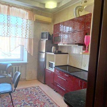 Сдам в оренду просторную 1-комнатную квартиру