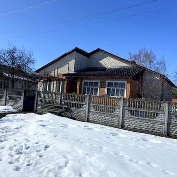 Продається будинок  з земельною ділянкою