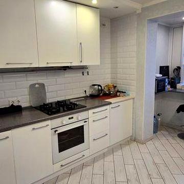 Продаж  двокімнатної  пл.Оболонська  3