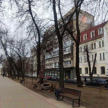 Центр, метро Золоті ворота, Львівська площа , Бульварно-Кудрявська  6.