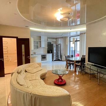 Тіниста вул., 9/12