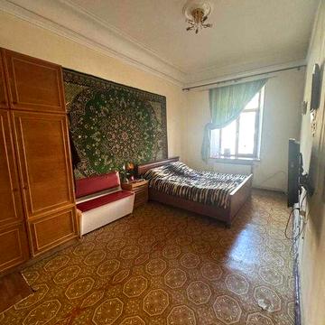 Продам просторную 4-х комн. квартиру в историческом центре Одессы