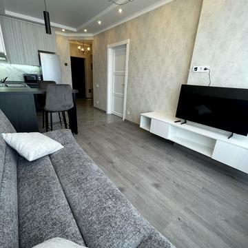 Кадетський Гай вул., 8