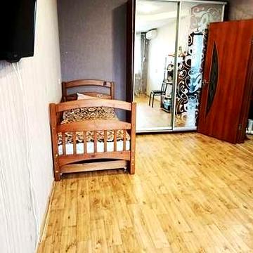 Продам 2к затишну квартиру вул. Зимових Походів, Лівий берег