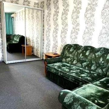 Продам 2к світлу квартиру вул.Зимових Походів, Лівий берег