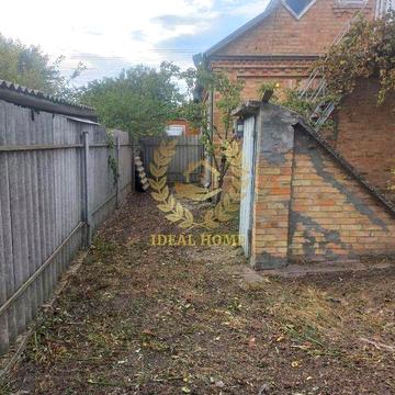 Продам частину будинку в смт Гребінки