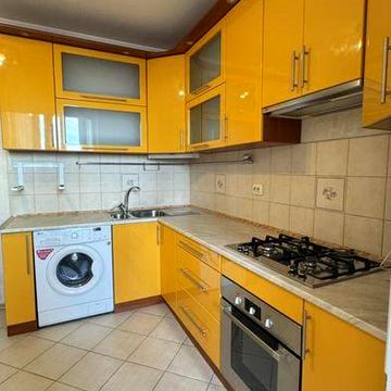 Продаж хорошої квартири в одному з найкращих районів міста Поділля.