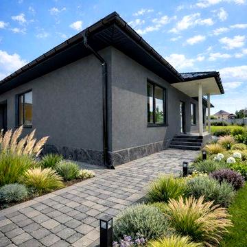 Продам новий будинок з ремонтом у пʼяти хвилинах від центру міста