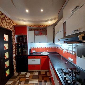 Продам 2 кімн.кв.на вул. Яблунська, 78 з ремонтом. Без комісії.