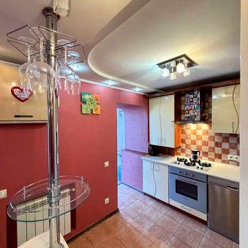 Продається простора 3-кімнатна, дворівнева квартира в Центрі — 95 м²