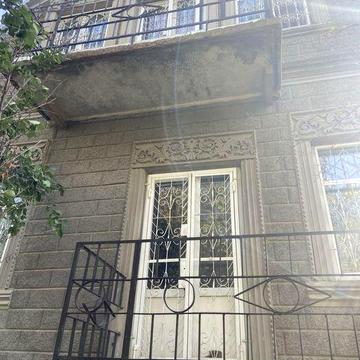 Продаю 2-х этажный особняк район парка Народный сад