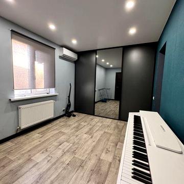 Частина будинку. Палац Спорту