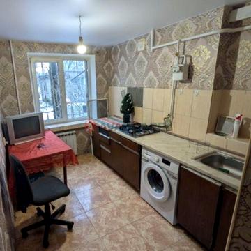 Продам 2 кімнатну квартиру на ж.м.Червоний Камінь 54 м2