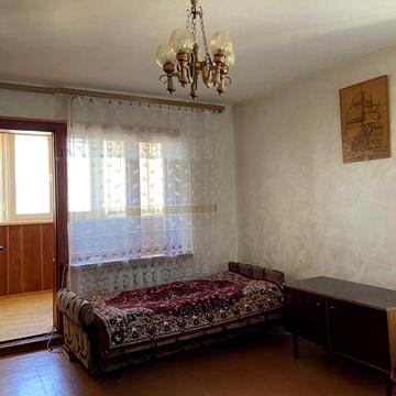 сдам однокомнатную квартиру возле ТЦ « Вузовский »