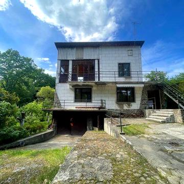 Продається дача біля лісу-35 соток землі (м.Сторожинець )