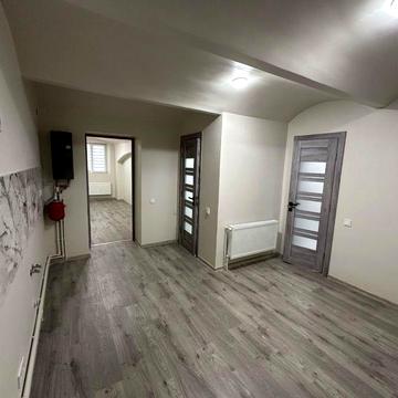 Продаж 1к кв. Євроремонт! Центр р-н Університету!