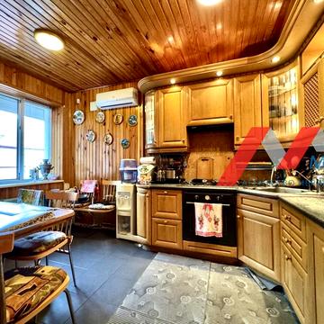 Богатирська вул., 15