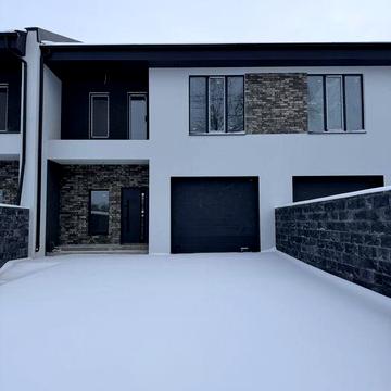 Сучасний таунхаус/будинок