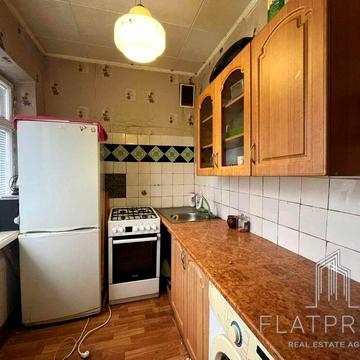 Салютна вул., 8