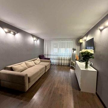 Стильна 2-кімнатна квартира на Подолі | 3 балкони | цегляний будинок