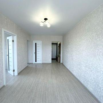 Продається 2-кімнатна квартира з сучасним ремонтом