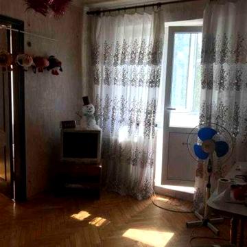 В пешей доступности от метро Армейская продам 2х комн квартиру