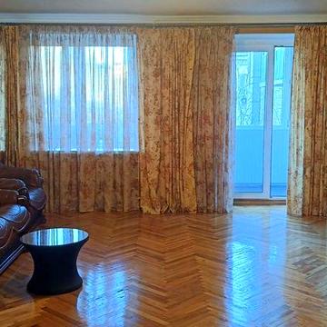 Продам 2-ну квартиру біля Ботсаду, Паньківська 19