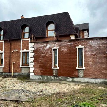 Новий будинок під чистове оздоблення, з виходом до р.Дніпро