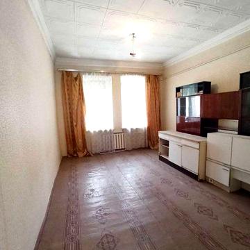 Продам 2-кімнатну квартиру з окремими кімнатами з АГВ в центрі!