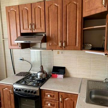 Здам 2х кімнатну на проспекті Перемоги 4 поверх