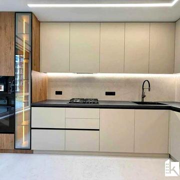 Фемелі Плаза 1 кім квартира на 2 поверсі , Терміново!