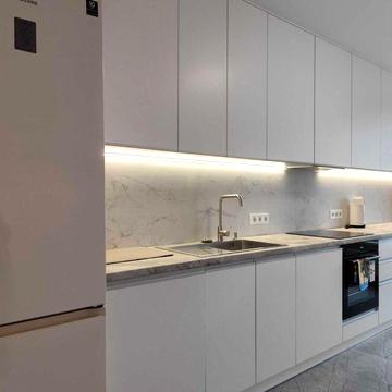 Стильна 2-кім. квартира з дизайнерським ремонтом  “Мистецькі ворота”