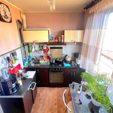 Продам 2 кімн.квартиру біля метро Метробудівників