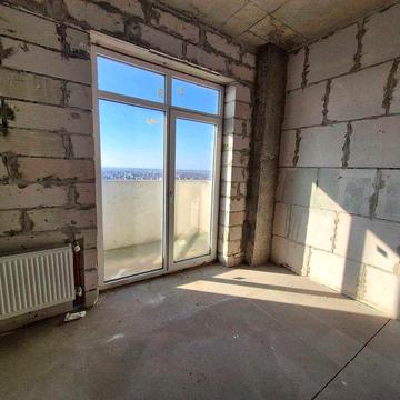 Трехкомнатная квартира возле моря в Черноморске